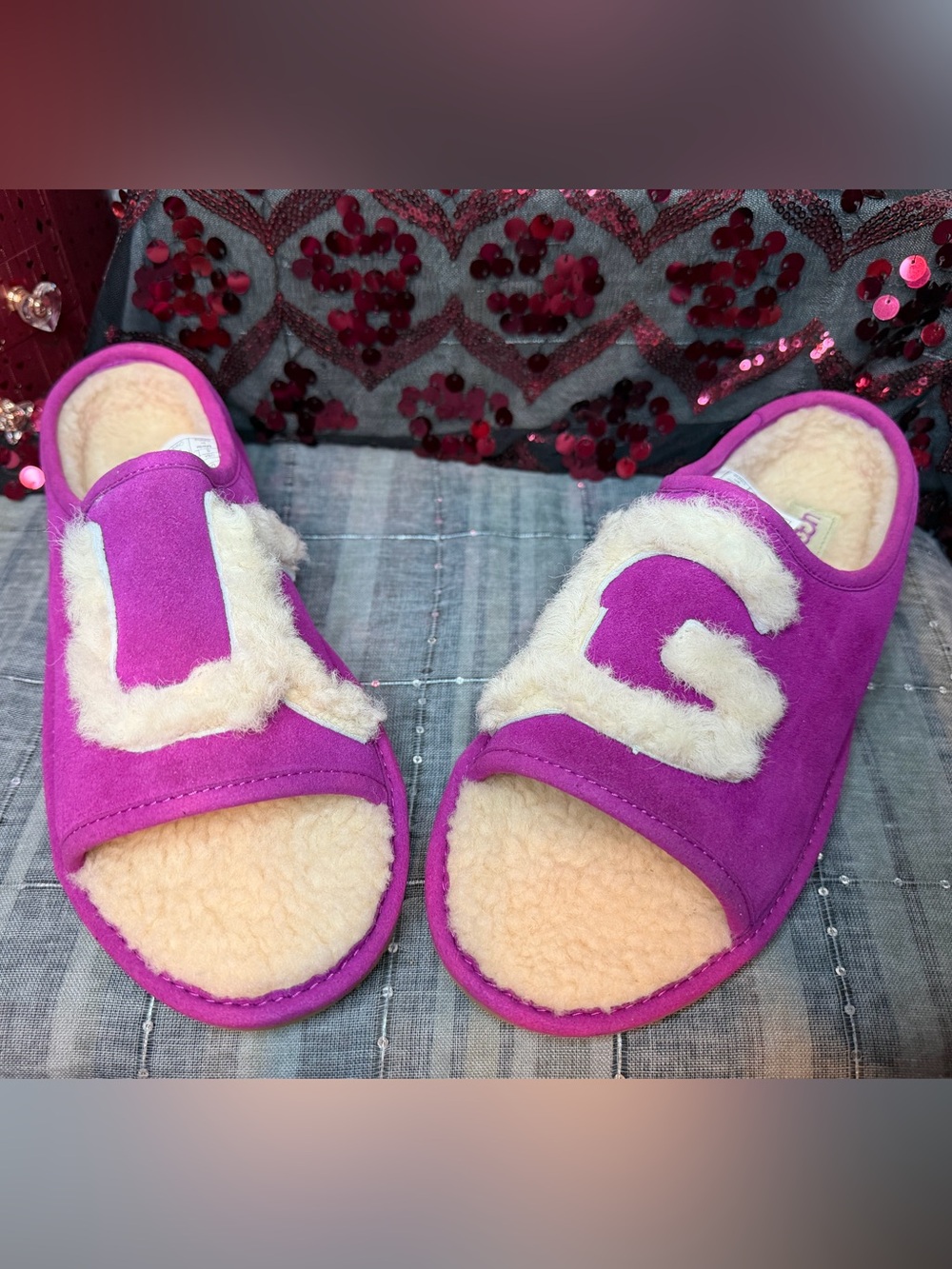 UghPure Slippers Size 6 New